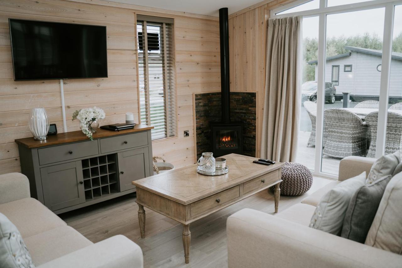 Casa Di Lusso Luxury Lodge Woodhall Spa Exterior photo