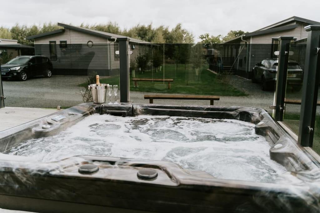 Casa Di Lusso Luxury Lodge Woodhall Spa Exterior photo